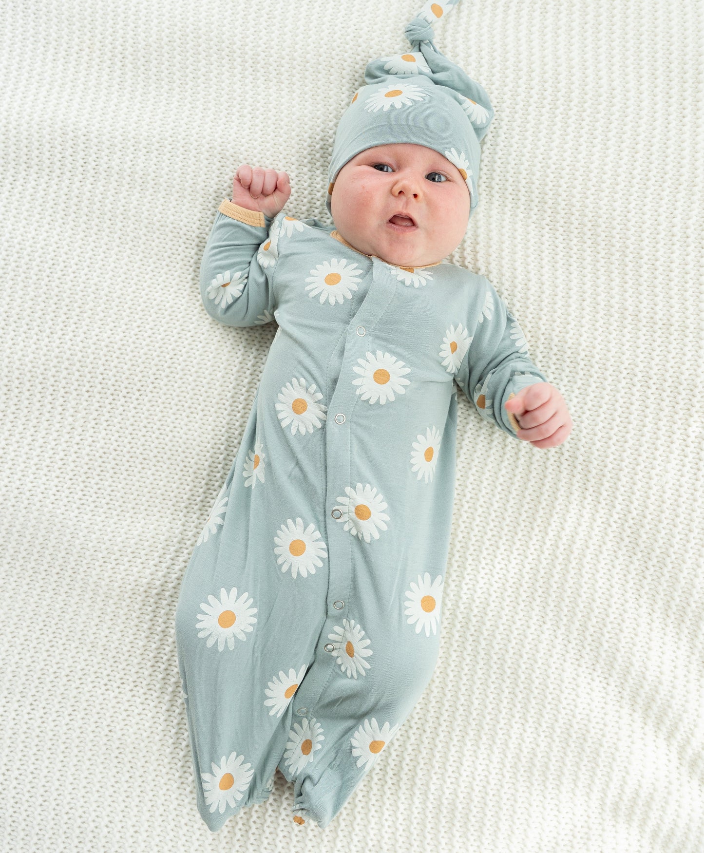 bamboo knot hat daisy print