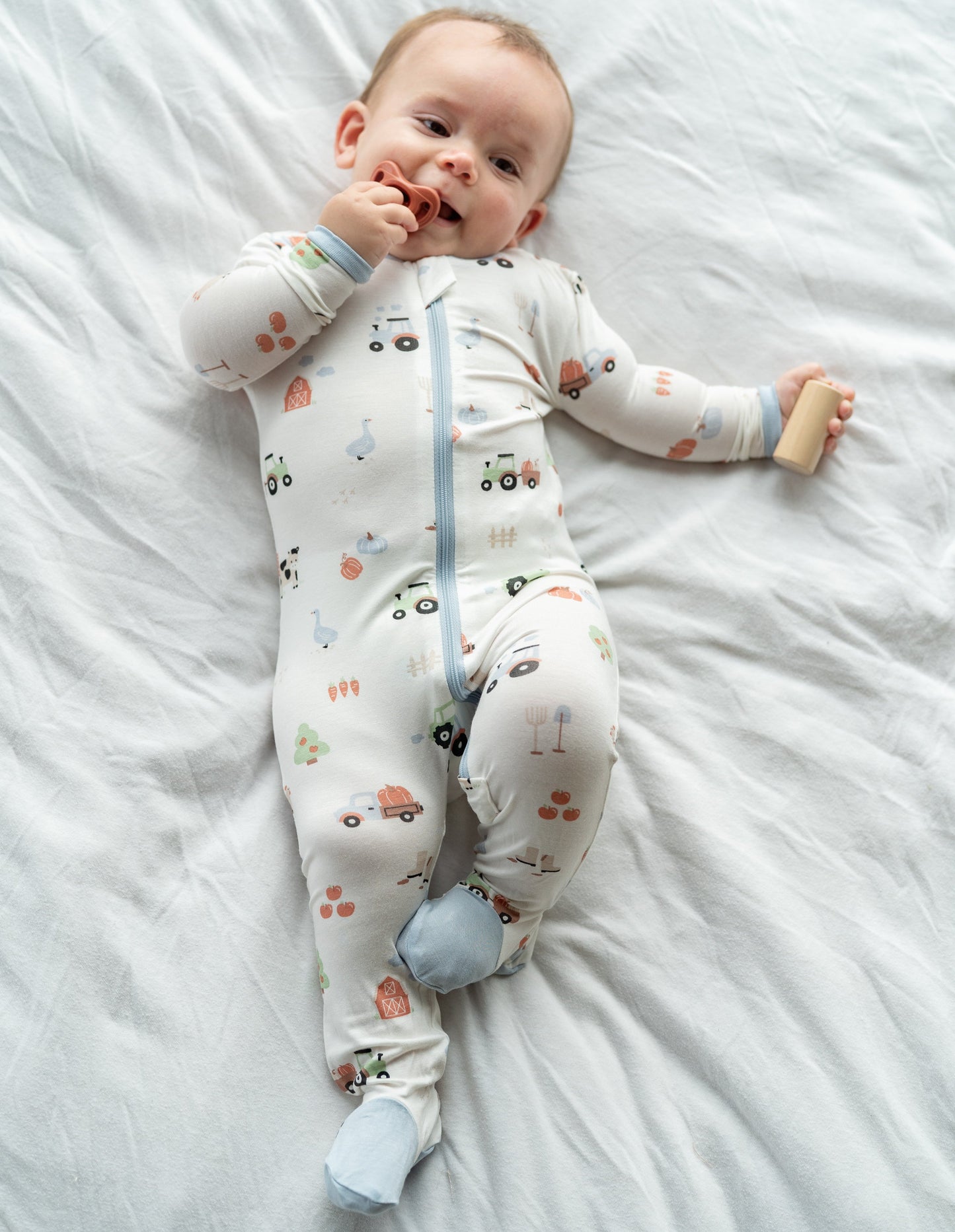 bamboo footies with two way zipper pumpkin farm print