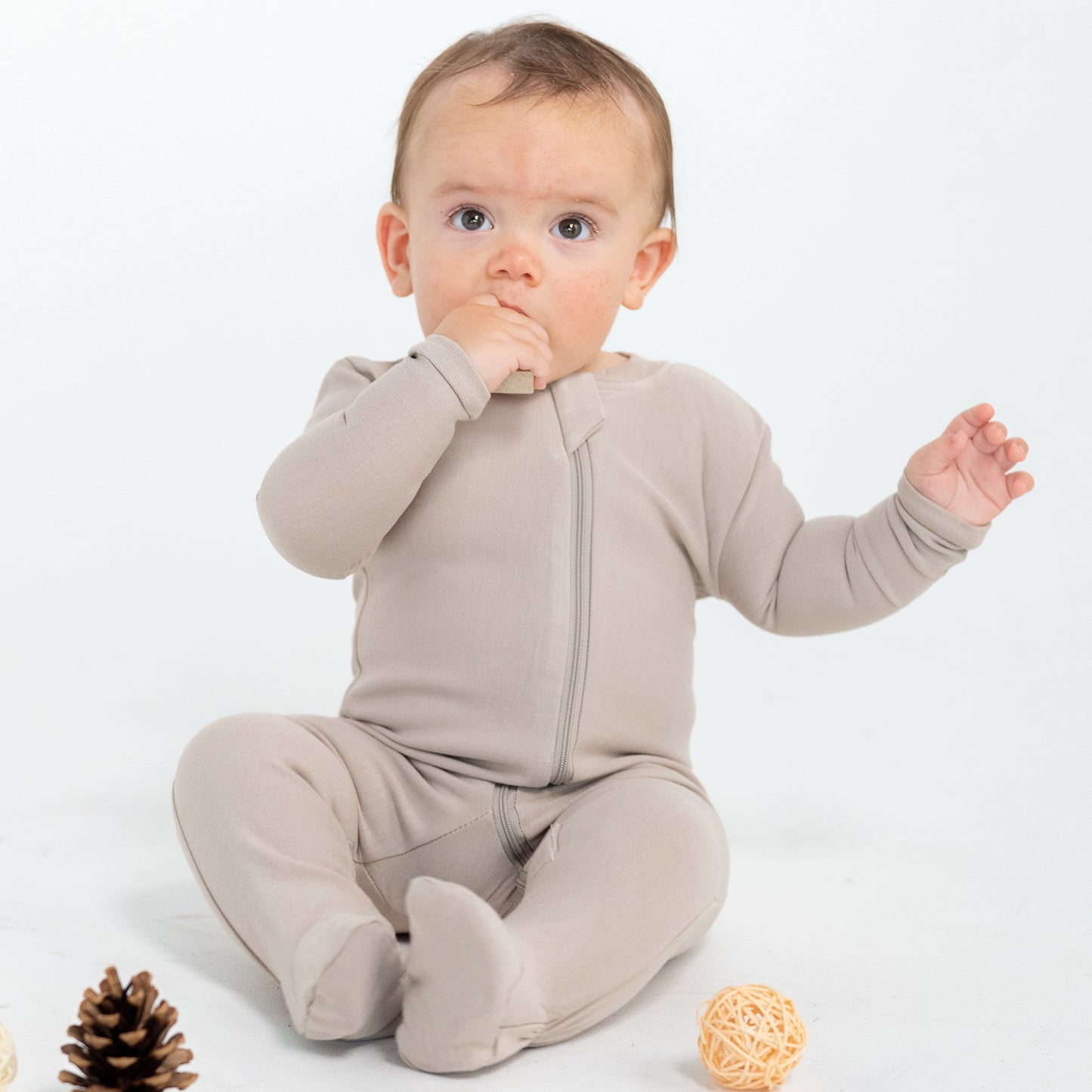 https://cdn.shopify.com/s/files/1/0265/5843/1294/files/WF4625_taupe1.jpg?v=1753066517