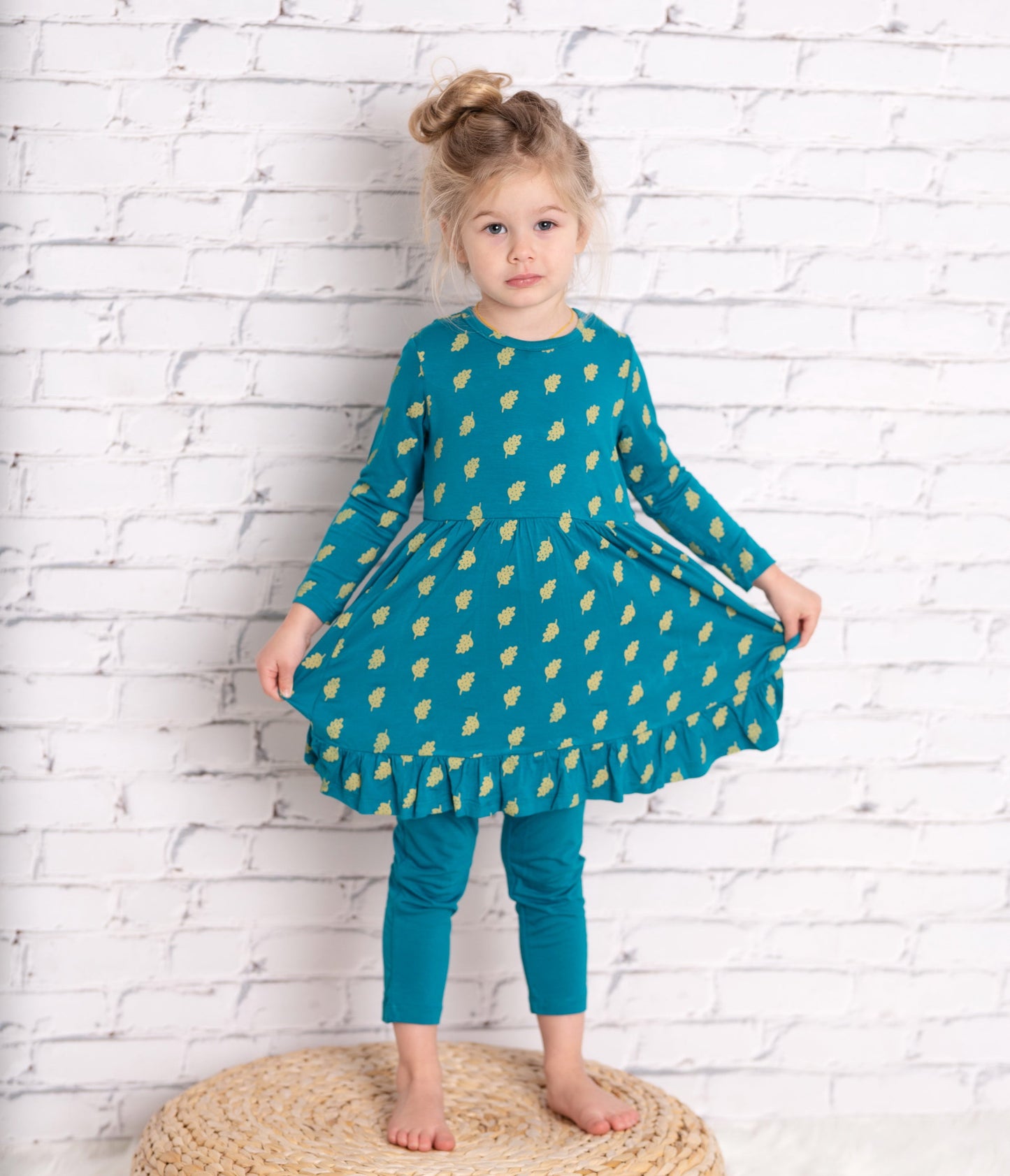 bamboo legging deep ocean color lifestyle