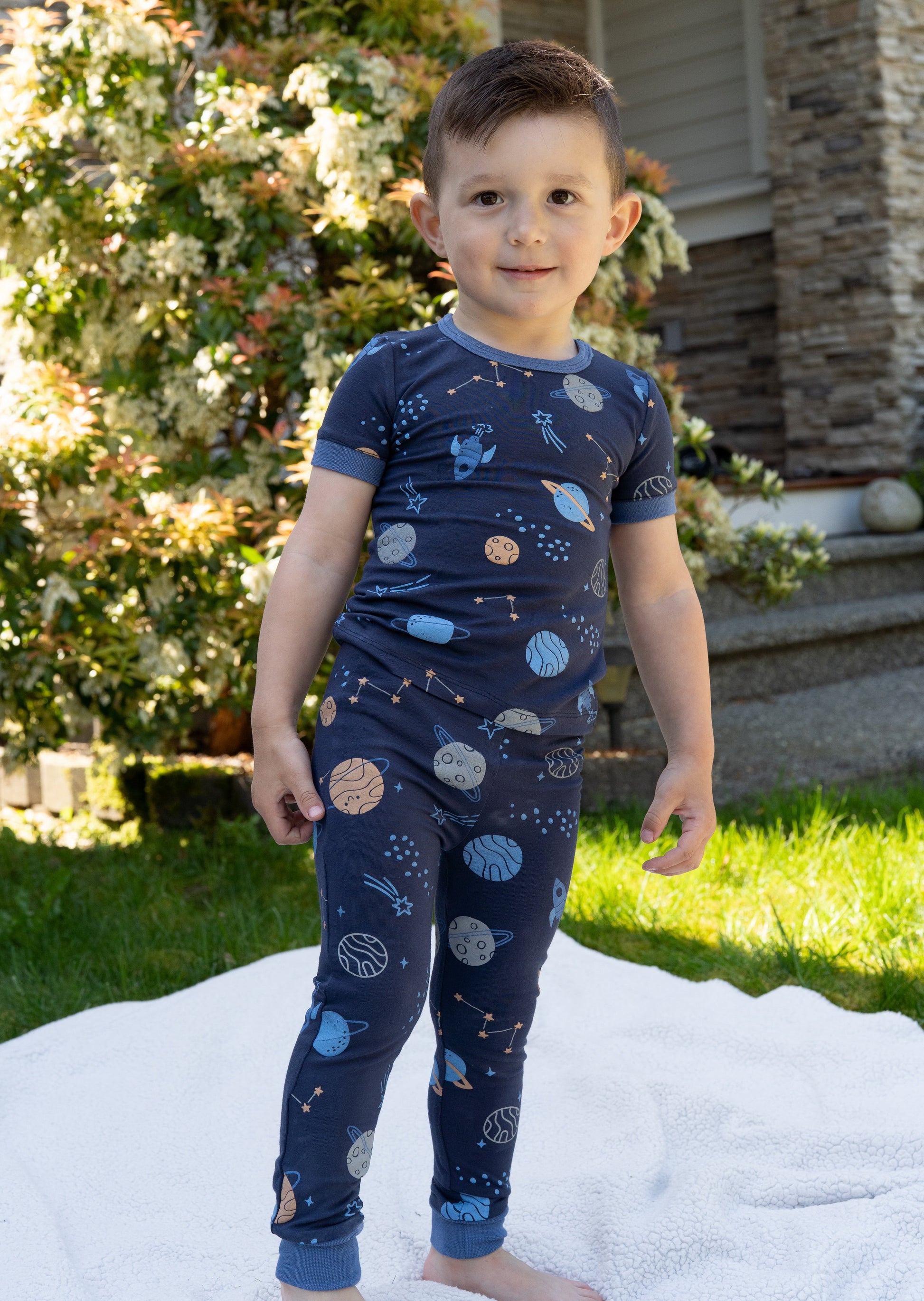 bamboo short sleeve pajama set lost in space print