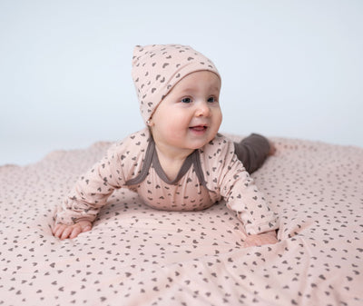 bamboo knot hat & onesie doodle hearts print